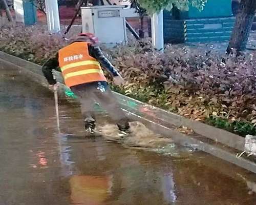 疏通下水道